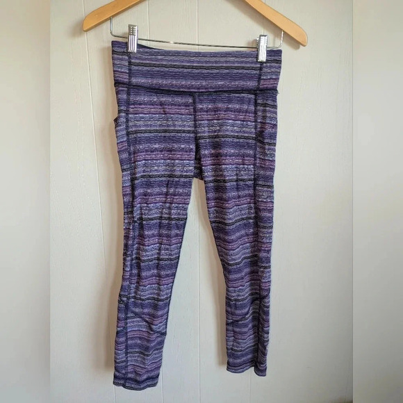 Lululemon Pace Rival CropSpace Dye Twist Ultra Violet Multi Naval Blue Size 6 - Picture 6 of 6